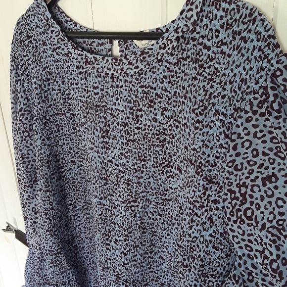 Smocked Animal Print Longsleeve Top Size 3X - Picture 8 of 11